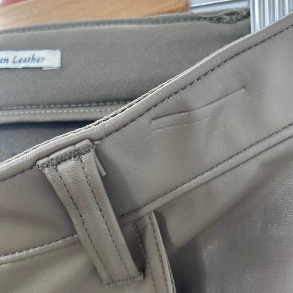 Abercrombie & Fitch The 90s Relaxed Pants High Rise Curve Love Vegan Leather 17 - Picture 10 of 13